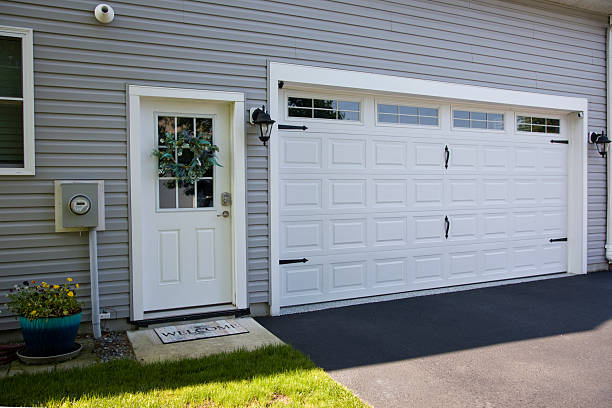 24/7 Emergency Garage Door Panel Replacement experts in DeQuincy, LA